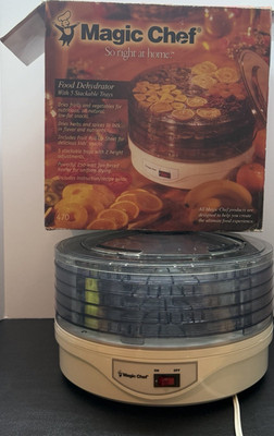 Magic Chef 470 Food Dehydrator 250W 5 Stackable Trays Beige/Smoke