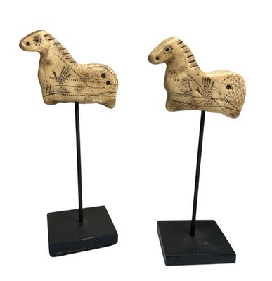L. Udell Primitive Cave Art Horse Set 2 Polymer Faux Ivory Paleolithic Artifact