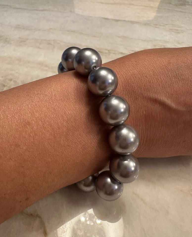 Pulsera elástica Ann Taylor gris imitación perla 10 mm Foto 2 de 2