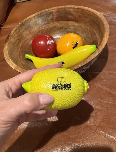 Usado en Excelente Condición Nino Percusiones 4 Piezas Agitador Instrumentos Plátano, Manzana, Naranja y Limón - Imagen 3 de 3