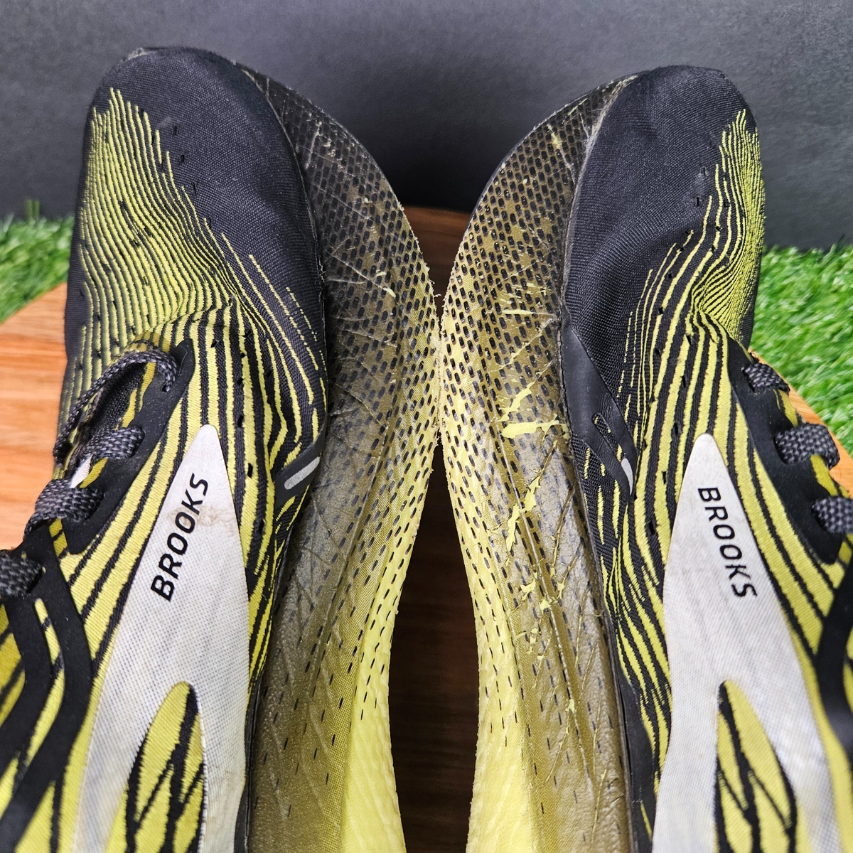 Brooks Hyperion Max Shoes Mens Size 8 Yellow Black Running Sneakers 1103901D078 Men main image 3