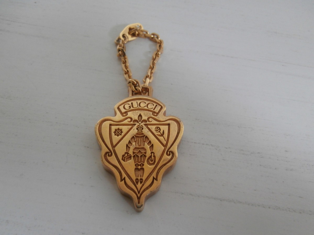 RARE AUTHENTIC GUCCI GOLD TONE LARGE SHIELD CREST CHARM SCANNON SA