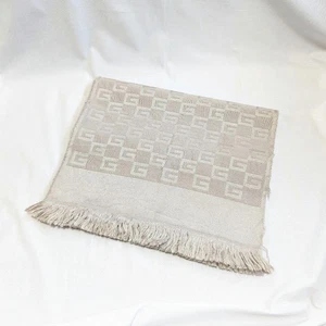 Foulard châle en laine de soie motif logo GUCCI G argent unisexe 68,5 x 14,2 pouces