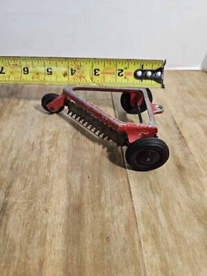 Vintage ( Ertl ) Ollver Side Rake 1:16 Metal Tractor Farm Toy 9813