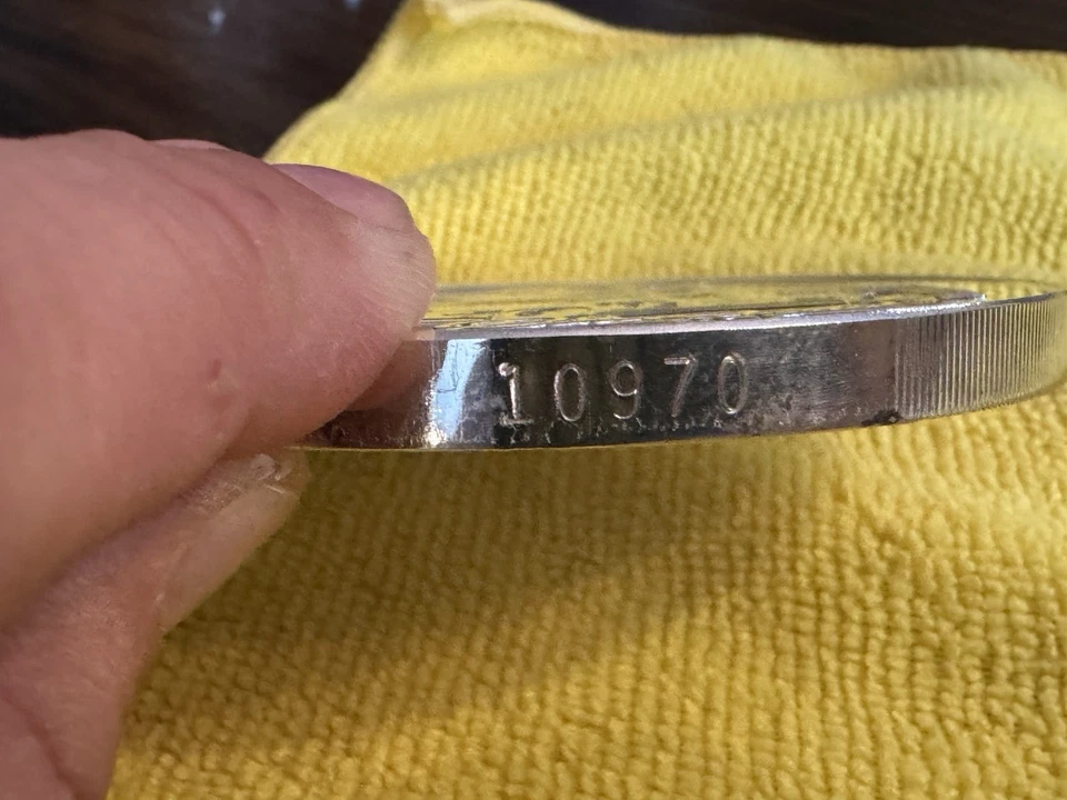 Moneda a prueba de una libra Dale Earnhardt “The Intimidator” NASCAR Sports Quest Foto 3 de 4