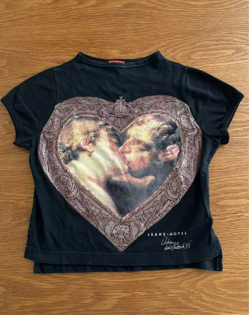 大人気の viviennewestwood キッシング ヴィンテージ Tシャツ Tシャツ