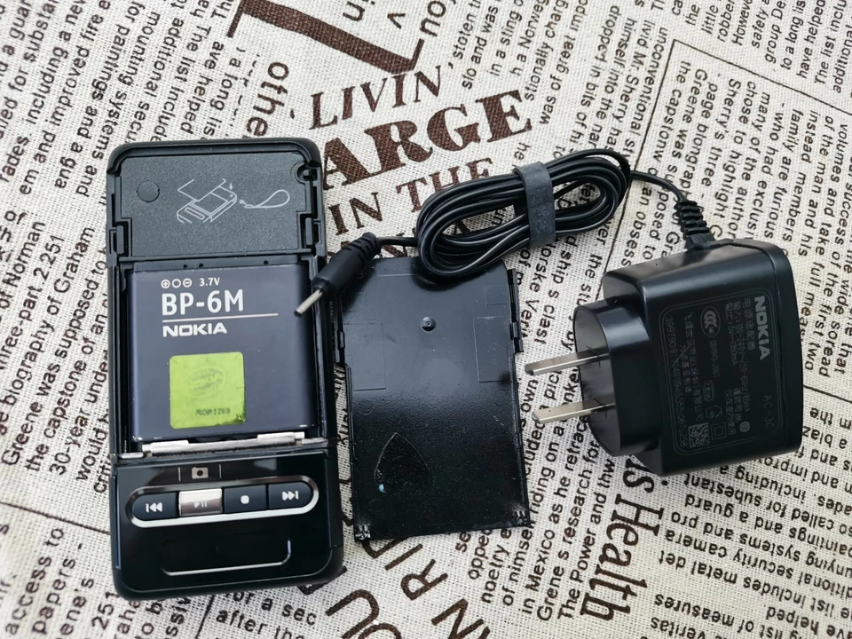 Nokia XpressMusic 3250 - Black (Unlocked) Cellular Phone - Image 2 of 4