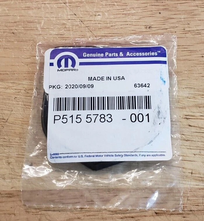 NEW 2008-2010 Dodge Challenger Mopar '10 Front Fascia Emblem / Nameplate,OEM  Foto 2 de 4