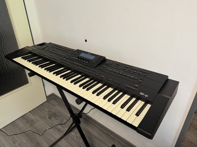 Roland G-800 Arranger Workstation 64-Voice Polyphony