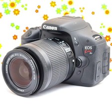 Canon Kiss X5 DSLR Camera with 18-55mm Lens and Accessories Excellent Condition