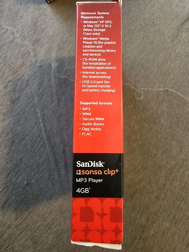 SanDisk Sansa Clip+ Blue ( 4 GB ) Digital Media Player - Image 4 of 4