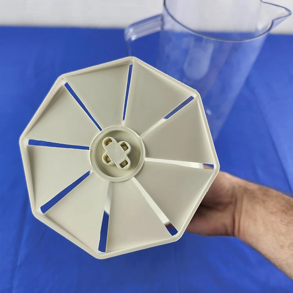 Pampered Chef 2-Quart QUICK-STIR PITCHER - Checkerboard Pattern with White Lid - Image 4 of 4