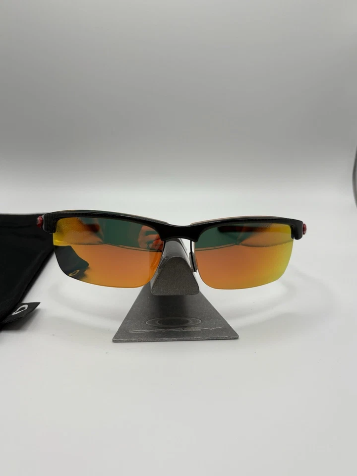 Gafas de sol Oakley Carbon Blade Ferrari fibra rojo/rubí lentes polarizadas OO9174-06 Foto 2 de 4