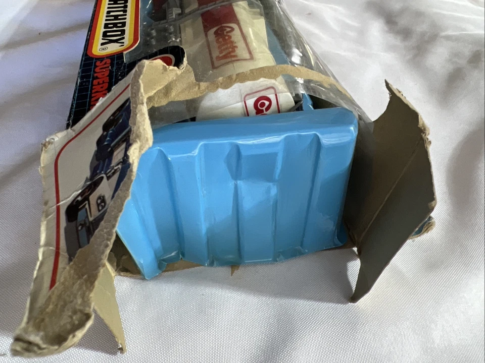 Matchbox SuperKings K-127 Peterbilt Getty Tanker Truck MIB - Image 4 of 4