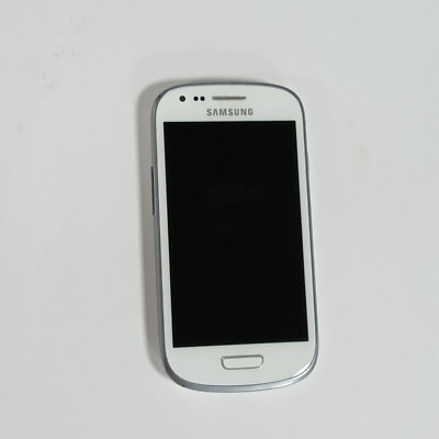 Samsung Galaxy S III mini GT-I8200N in weiss  (Display Defekt, ohne Akku )