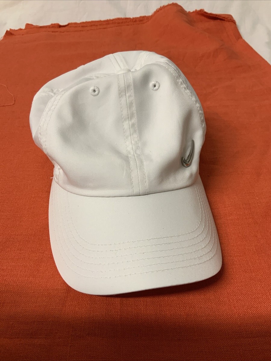 white nike heritage 86 hat