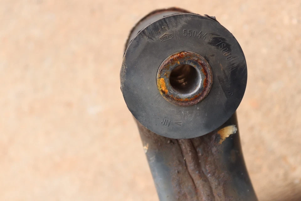 Nissan Pathfinder 2005-2012 4x4 eje trasero derecho nudillo buje brazos de control OEM Foto 3 de 4