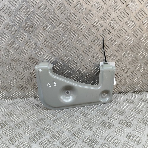 BMW X7 G07 Kotflügelhalter vorne rechts 7418220 2022 25030158