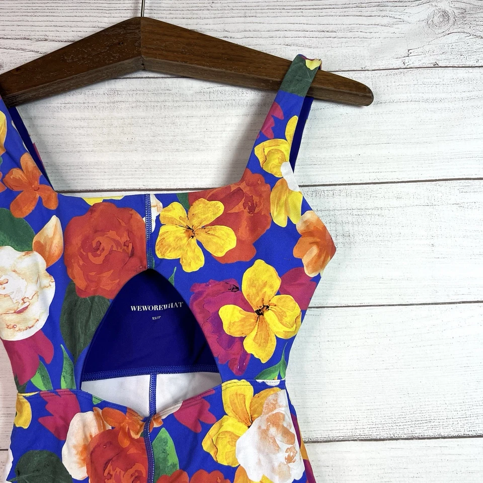 WeWoreWhat Estampado Recorte Elástico Activo Gimnasio Mameluco Una Pieza Unitard Body Foto 4 de 4