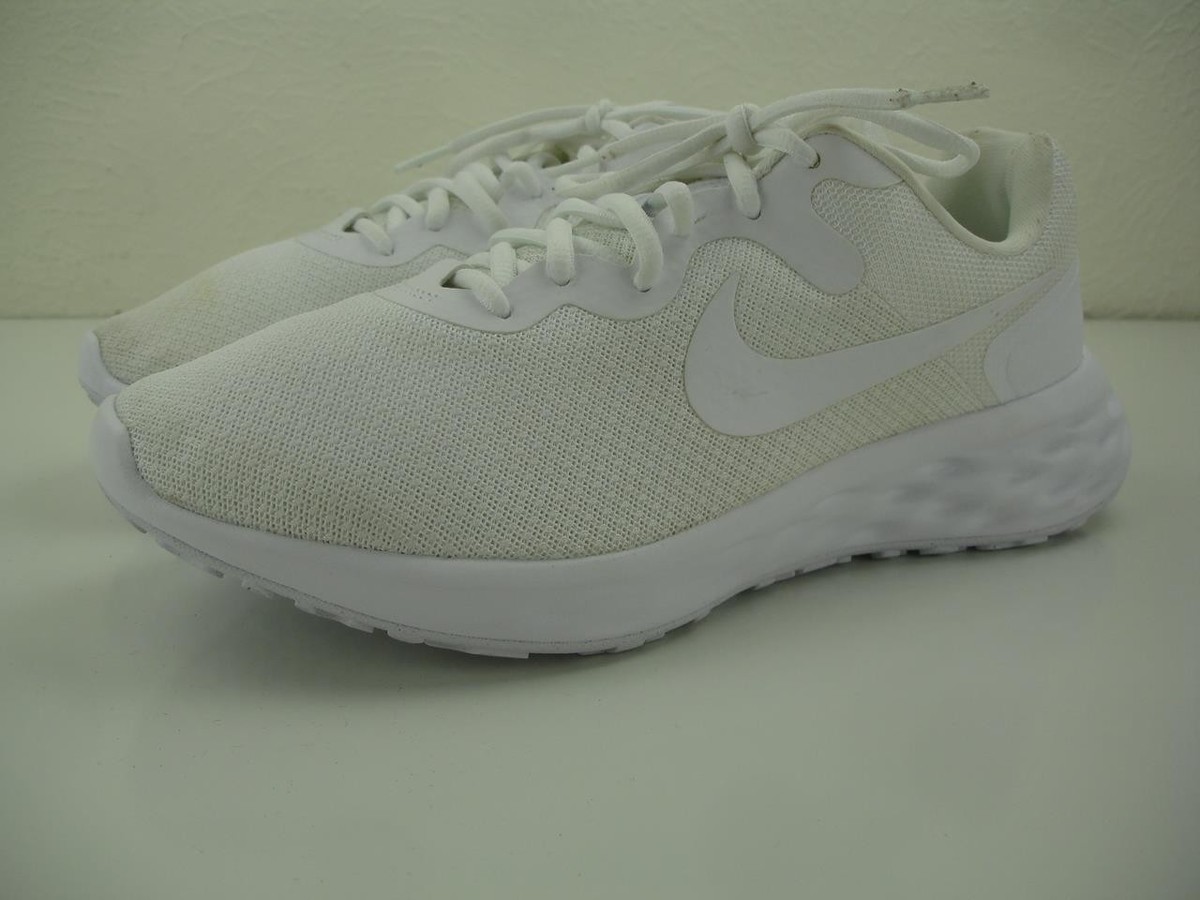 white nike tanjun men