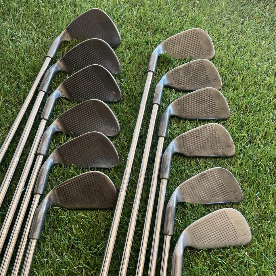 Juego de 2 hierros Ping Eye 1-PW SW LW punto negro ZZ-Lite acero rígido para diestros Foto 4 de 4