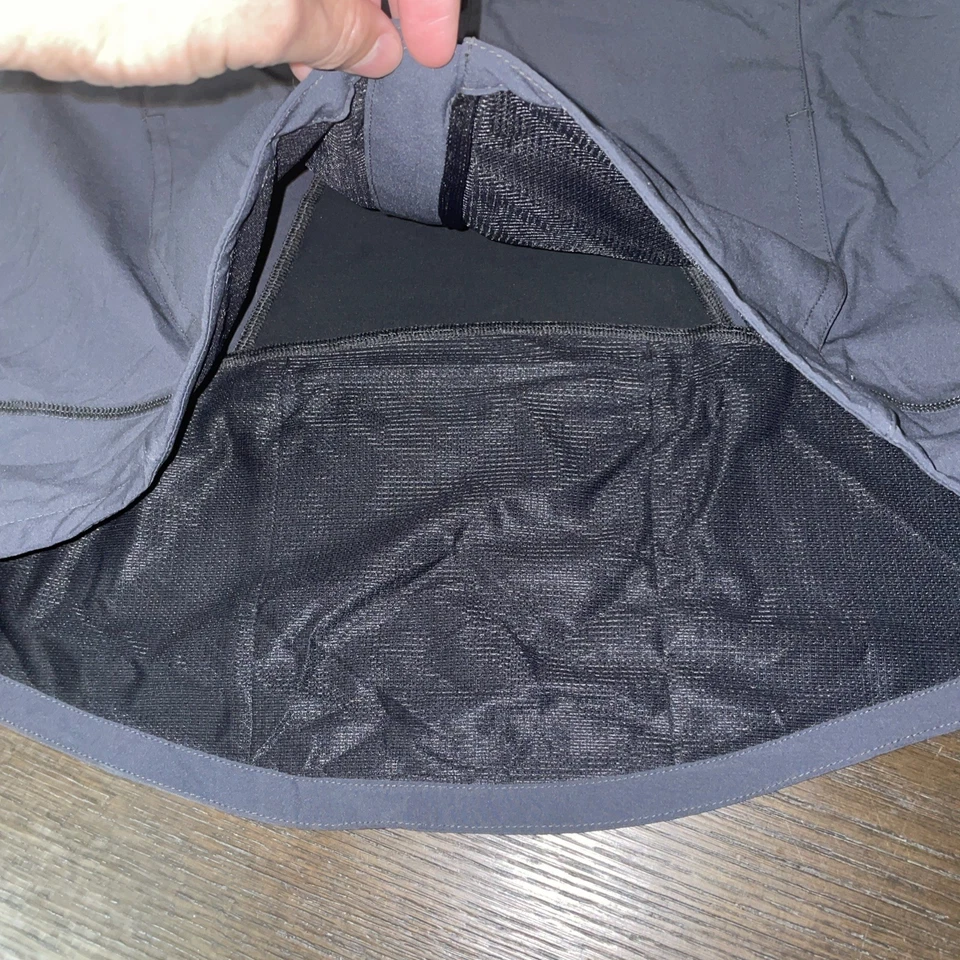 Chaleco de running transpirable de resistencia CW-X para mujer. Gris carbón mediano/grande Foto 3 de 4