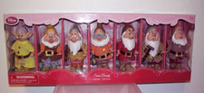 DISNEY STORE SEVEN DWARFS  5” VINYL PLASTIC FIGURE SET OF 7 SNOW WHITE EUC