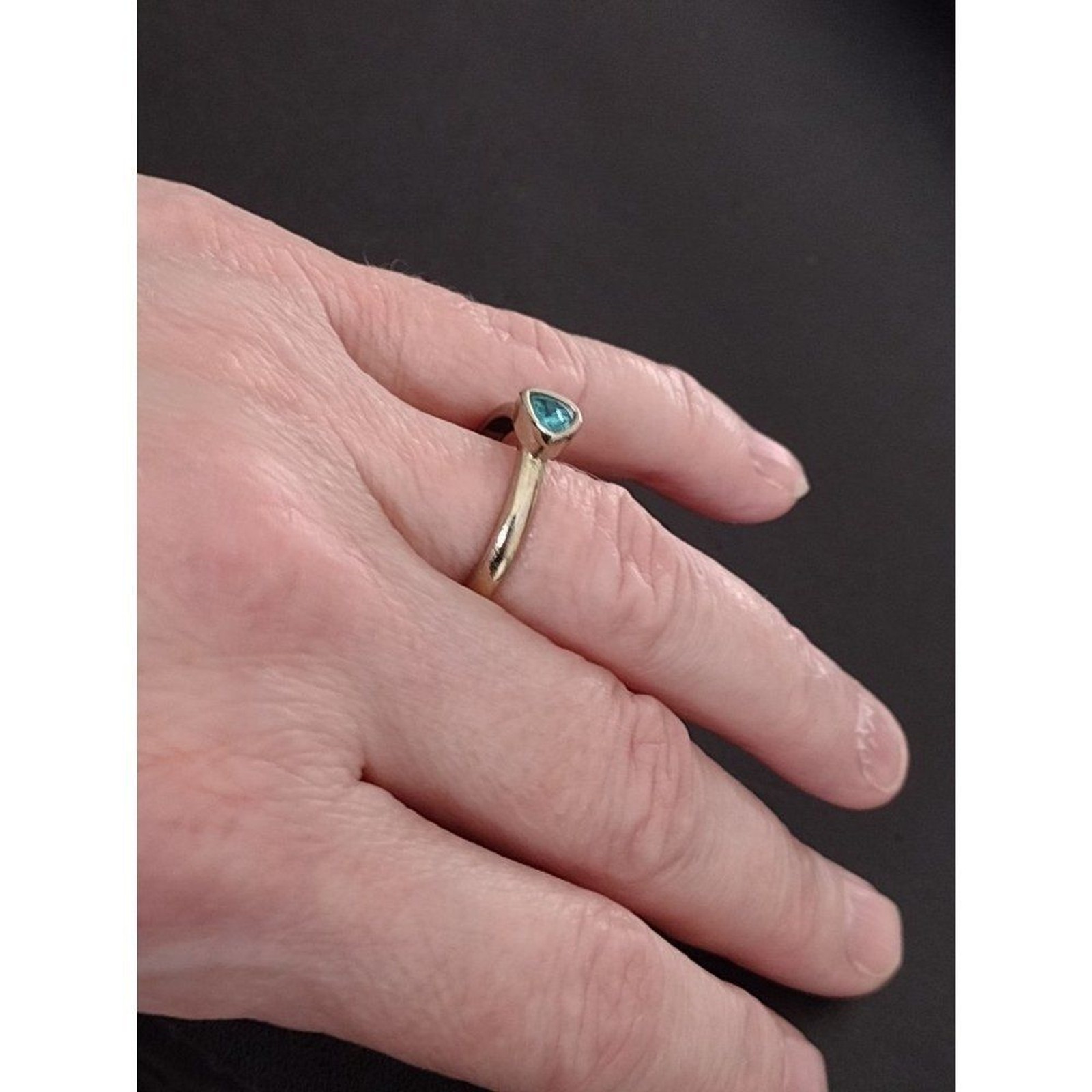 Silver tone triangular blue rhinestone ring size 8 - image 8