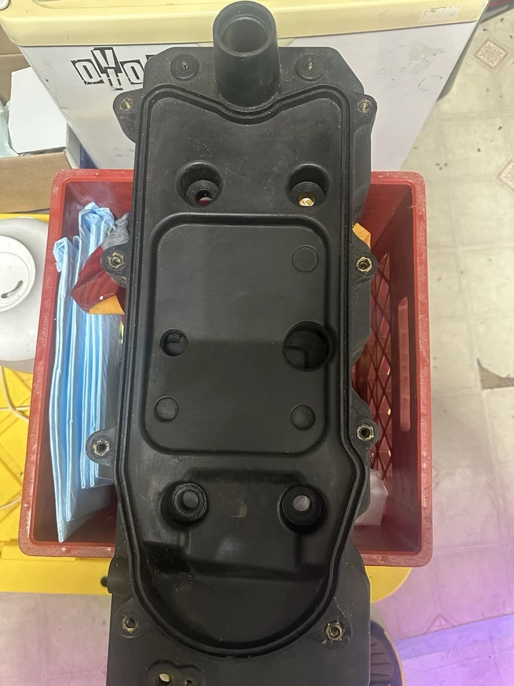 2008 - 2018 Cummins 6.7L ISB Diesel Engine Valve Cover Part Number 4944083 - Image 2 of 3