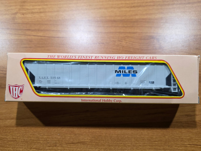IHC Miles 3 Bay Covered Hopper N.A.H.X 50368 HO SCALE 35259 Vintage NEW
