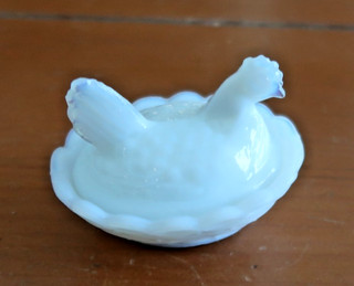 Vintage Milk Glass Mini Hen On Nest Salt Cellar 2 1/4"