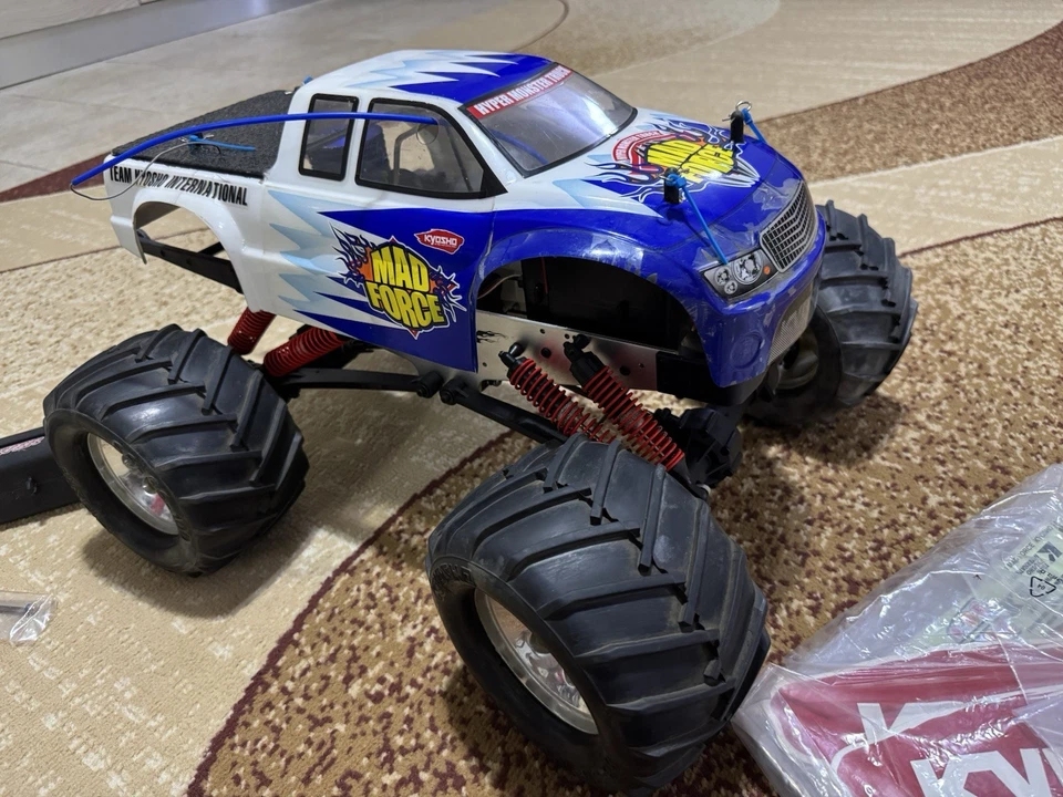 Kyosho Mad Force 1/8 Vintage pefetto istruzioni e adesivi originali - Immagine 2 di 4