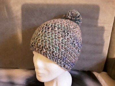 Damen wintermütze  mit merino wolle von lang yarns gehäkelt