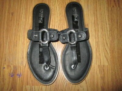 womens black sperry flip flops