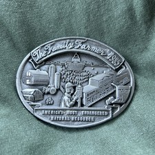 VINTAGE 1985  THE FAMILY FARMER  COMMEMORATIVE BELT BUCKLE