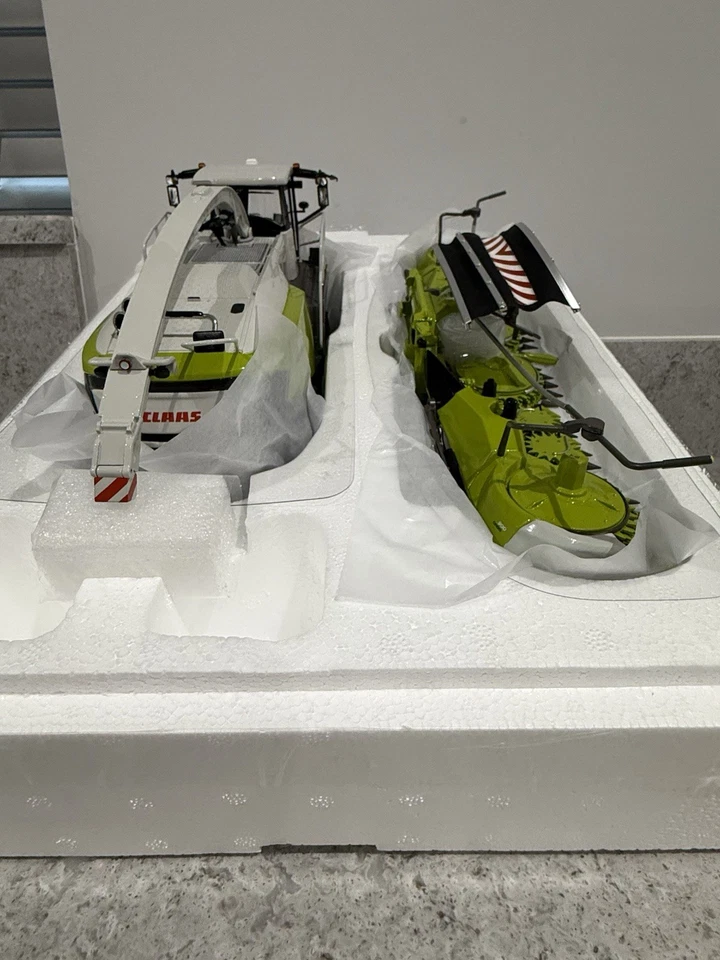 Marge - Claas Jaguar 990 Terra Trac w/Orbis 900 - 02679410 - 1:32 - Mint/New - Image 4 of 4