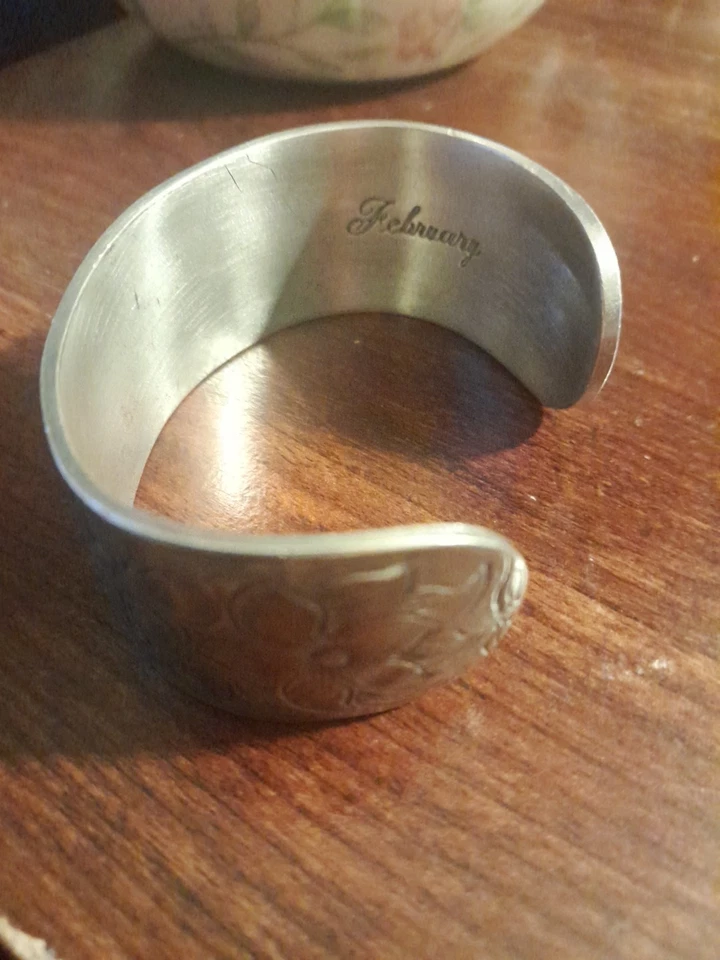 SALISBURY PEWTER Cuff Bracelet~Vintage "February" Flower of the Month. Preowned - Image 4 of 4