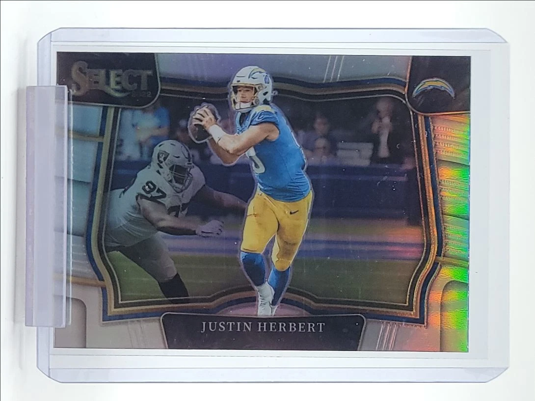 JUSTIN HERBERT 2022 SELECT FIELD LEVEL FOOTBALL SILVER PRIZM CHARGERS Q1787