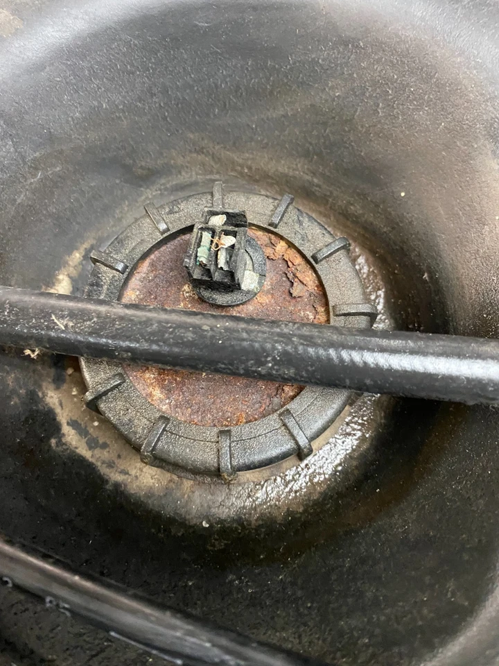 Tanque de combustible Saab 900.  1985 a 1989 Foto 4 de 4