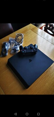 Sony PlayStation 4 Slim 500GB Heimkonsole - Jet Black