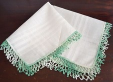VINTAGE HANKY 1950s GREEN HAND CROCHET EDGING GEOMETRIC DAMASK LINEN DESIGN
