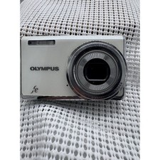 Olympus FE-5020 12MP Digital Camera 5x Zoom LCD Damaged Powers On For Parts