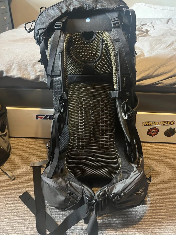 Osprey Atmos AG 65 Large Backpack - Image 2 of 3