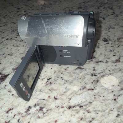 Sony Handycam DCR-DVD610 Camcorder 40x Optical Zoom Carl Zeiss LCD Built-in Mic