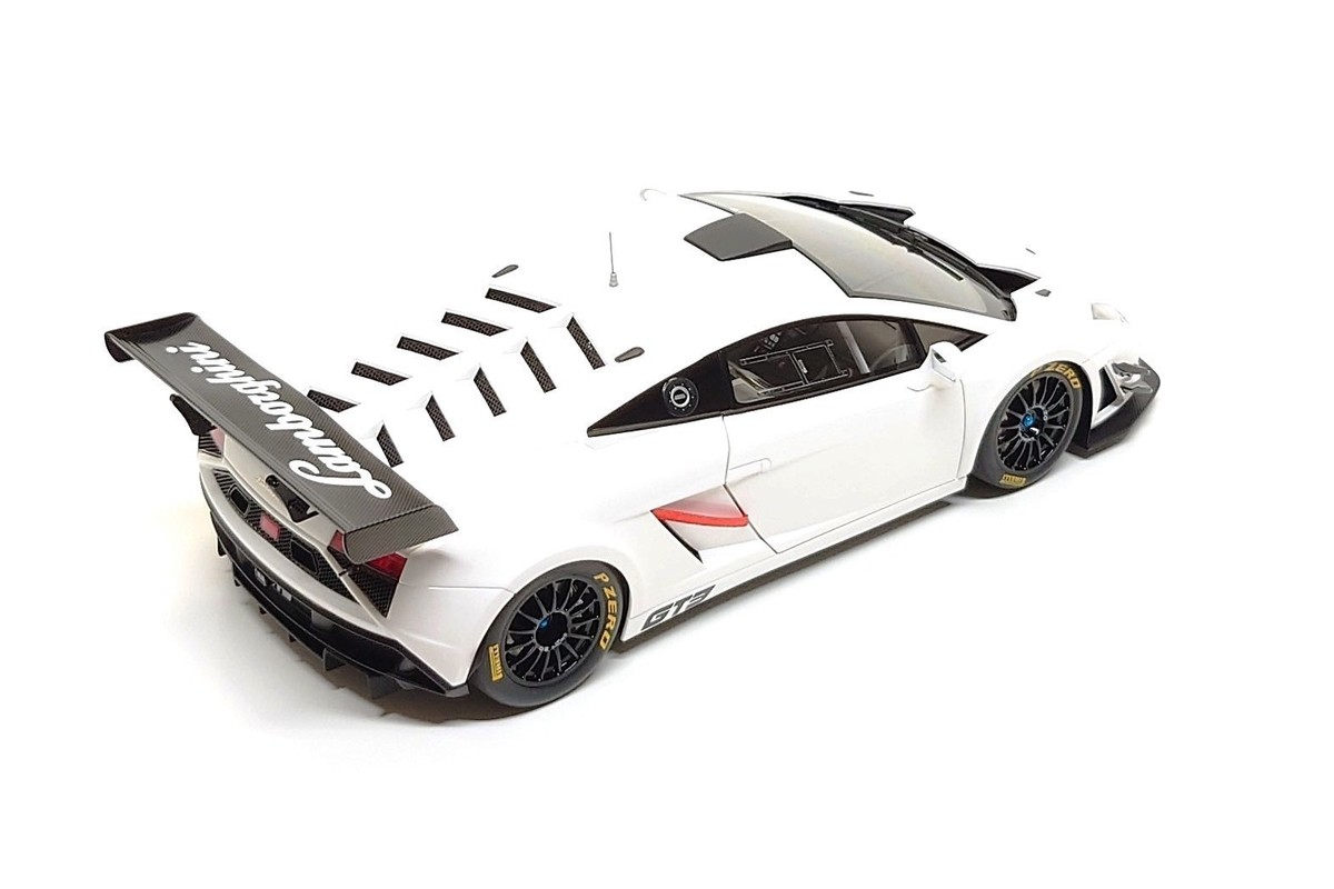 AUTOart 1:18 Lamborghini Gallardo GT3 FL2 in White | eBay