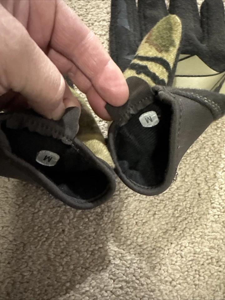 Under Armour Speedfreak Wool Blend Camo Gloves Medium - Image 3 of 3