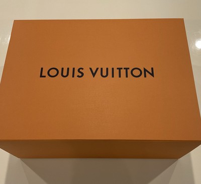 Authentic Louis Vuitton Box 23  X 17  X 10  Magnetic Closure NEW