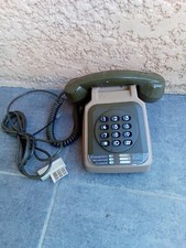 TÉLÉPHONE VINTAGE À CLAVIER 
