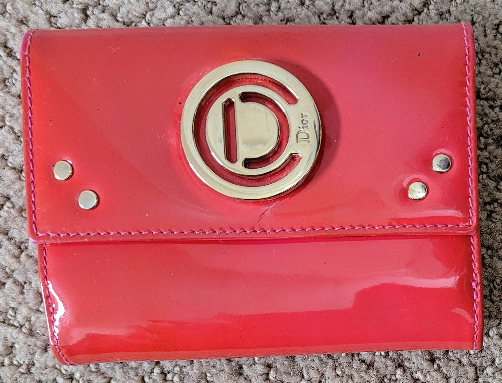 PORTEFEUILLE COMPACT AUTHENTIQUE CHRISTIAN DIOR RARE VINTAGE CUIR VERNI ROSE D'OCCASION