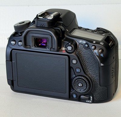 N-Mint!] Canon EOS 80D w/EF 50mm f/1.8 Lens Digital SLR Camera